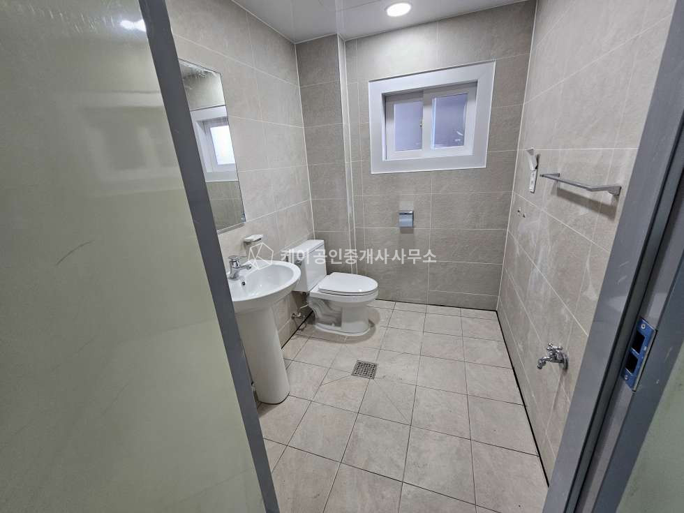 경기 파주시 송촌동 송촌동 신축 첫 입주, 60평+30평, 넓은 단독마당, 층고 9m, 추레라 가능 월세 매물번호 12804 사진 3