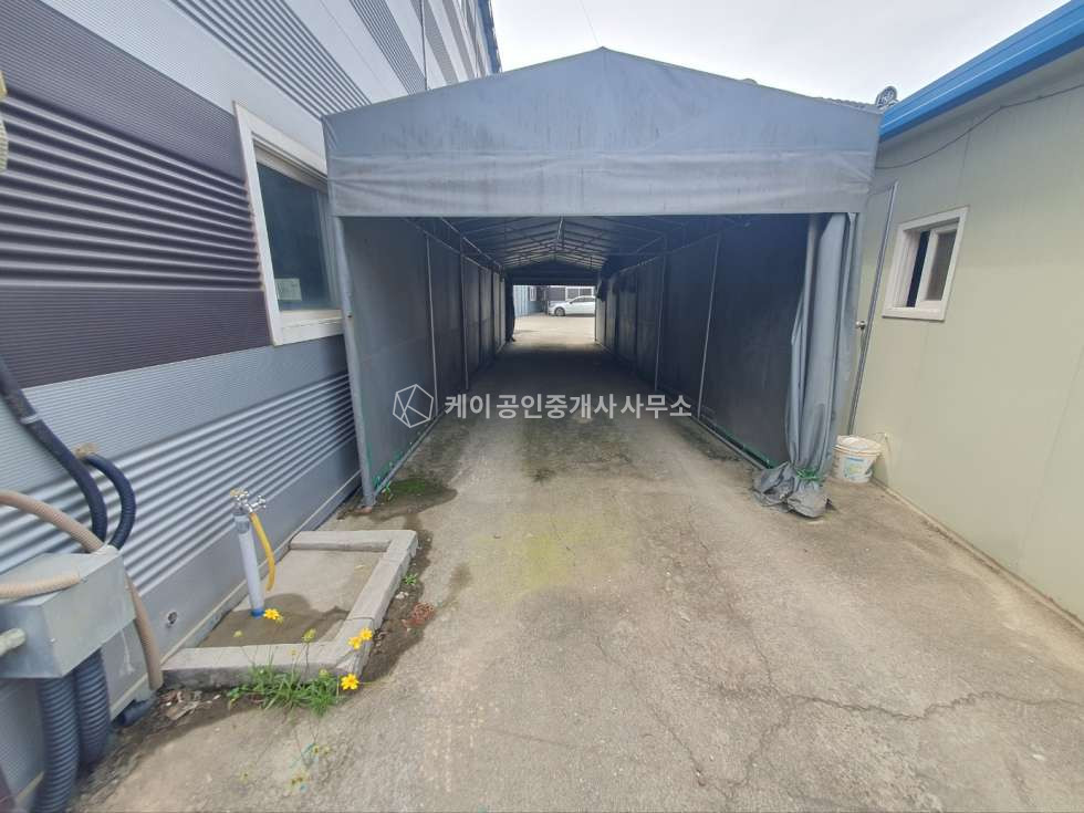 경기 김포시 통진읍 귀전리 2종근생, 53평, 창고 앞뒤 공간 및 가설공간 사용 가능 월세 매물번호 10318 사진 9