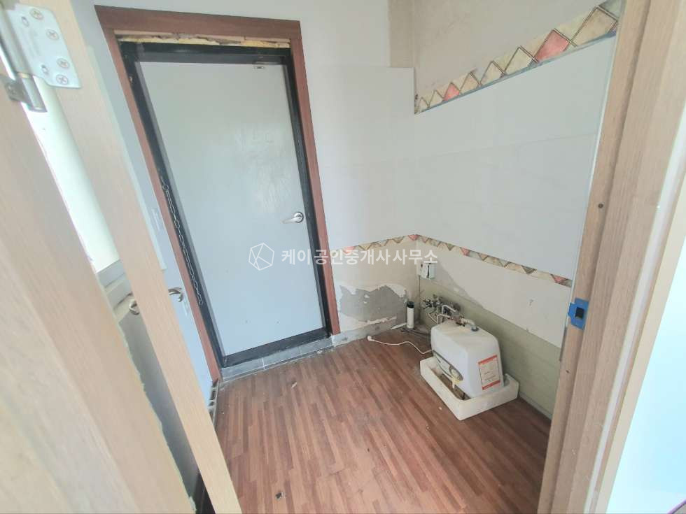 경기 김포시 양촌읍 구래리 구래리 대로변 1층 30평 , 넓은공동마당, 넓은 주차장, 1종근생 창고,소매점,사무실등 추천 월세 매물번호 10349 사진 3