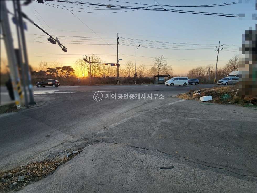경기 김포시 하성면 원산리 공장 50평, 넓은 공동마당, 4차선도로접, 추레라, 광고효과 좋은 위치 월세 매물번호 12835 사진 3
