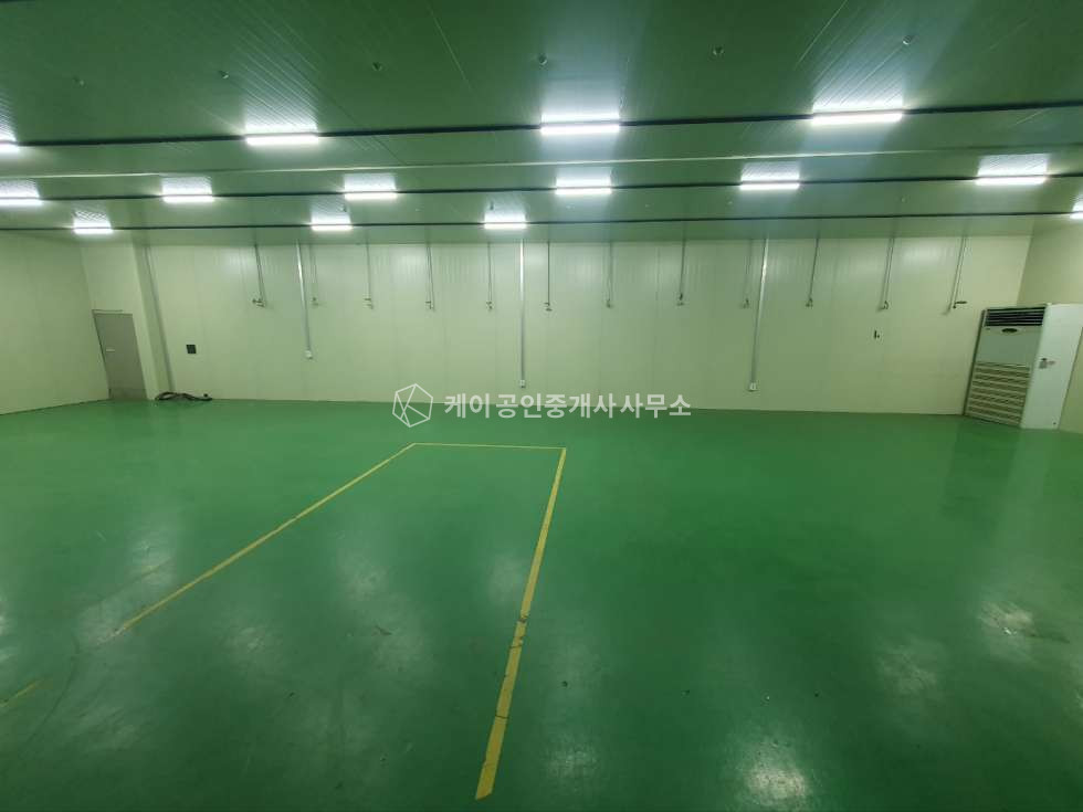 경기 김포시 양촌읍 유현리 나동 공장 240평, 내부 칸막이 철거 가능, 추레라 진입, 대중교통 용이 월세 매물번호 11747 사진 4