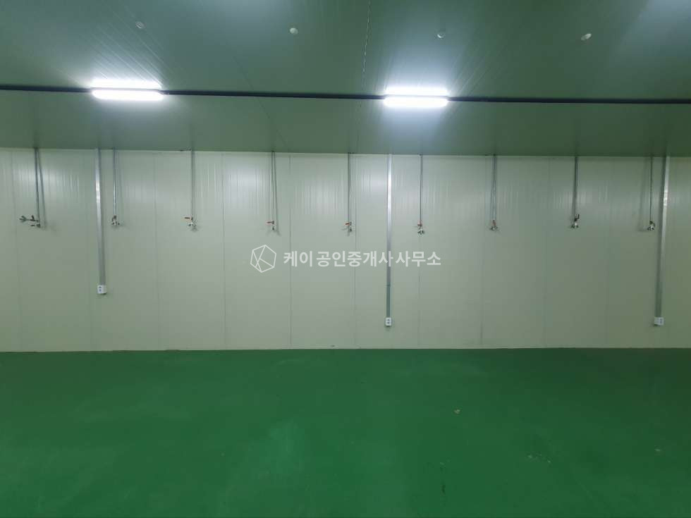 경기 김포시 양촌읍 유현리 나동 공장 240평, 내부 칸막이 철거 가능, 추레라 진입, 대중교통 용이 월세 매물번호 11747 사진 6