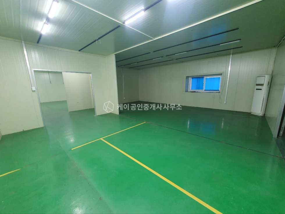 경기 김포시 양촌읍 유현리 나동 공장 240평, 내부 칸막이 철거 가능, 추레라 진입, 대중교통 용이 월세 매물번호 11747 사진 8