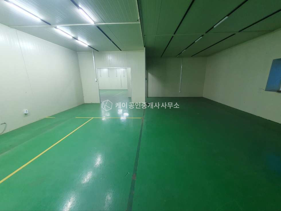 경기 김포시 양촌읍 유현리 나동 공장 240평, 내부 칸막이 철거 가능, 추레라 진입, 대중교통 용이 월세 매물번호 11747 사진 9