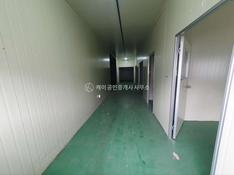 경기 김포시 양촌읍 유현리 나동 공장 240평, 내부 칸막이 철거 가능, 추레라 진입, 대중교통 용이 월세 매물번호 11747 사진 11