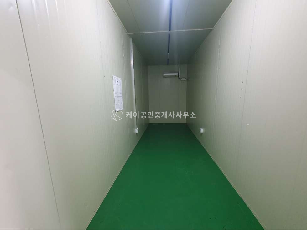 경기 김포시 양촌읍 유현리 나동 공장 240평, 내부 칸막이 철거 가능, 추레라 진입, 대중교통 용이 월세 매물번호 11747 사진 13