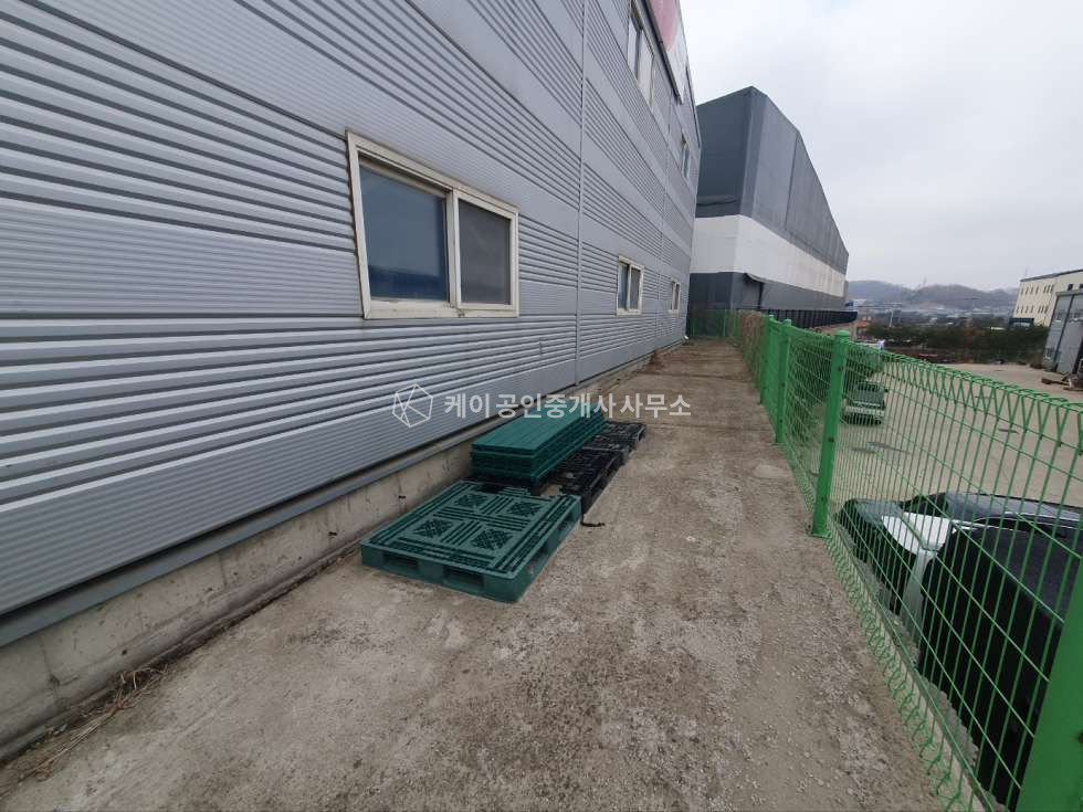경기 김포시 양촌읍 유현리 나동 공장 240평, 내부 칸막이 철거 가능, 추레라 진입, 대중교통 용이 월세 매물번호 11747 사진 19