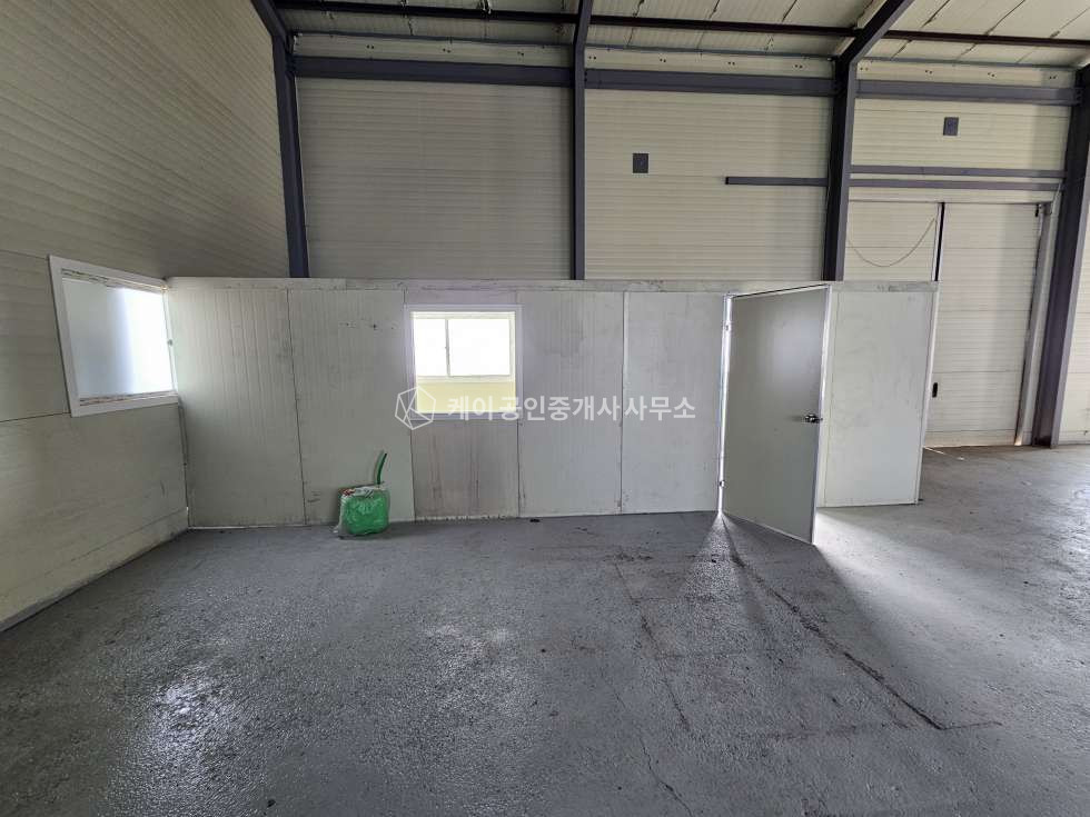 경기 파주시 파주읍 백석리 파주읍 60평 공장 창고 임대, 저렴한 임대료,즉시 입주가능, 넓은 단독마당 월세 매물번호 10050 사진 4