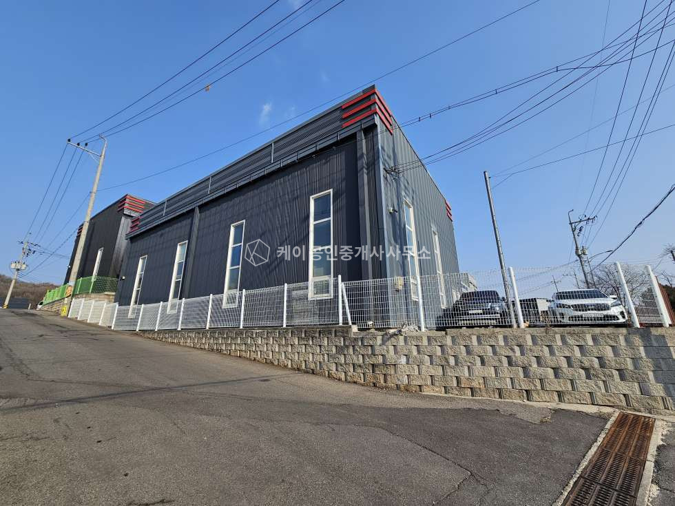 경기 파주시 산남동 산남동 2차선 도로변 75평 임대, 자유로 5분, 대형차 진입가능, 내부 사무실, 2종 제조가능 월세 매물번호 12873 사진 3