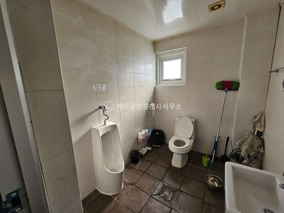 경기 파주시 산남동 산남동 2차선 도로변 75평 임대, 자유로 5분, 대형차 진입가능, 내부 사무실, 2종 제조가능 월세 매물번호 12873 사진 9