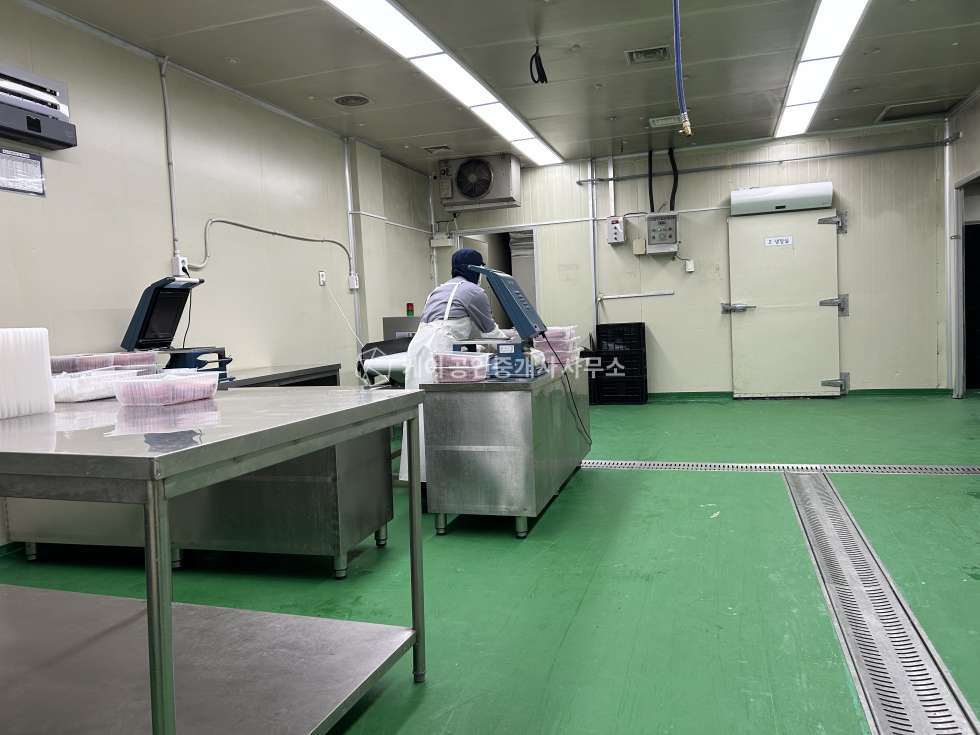 인천 남동구 고잔동 호구포 역세권 HACCP 인증 육가공 210평 생산공장, 사거리 코너, 대형차 진입 가능 , 물류이동 및 출하동선 우수함 월세 매물번호 12828 사진 9