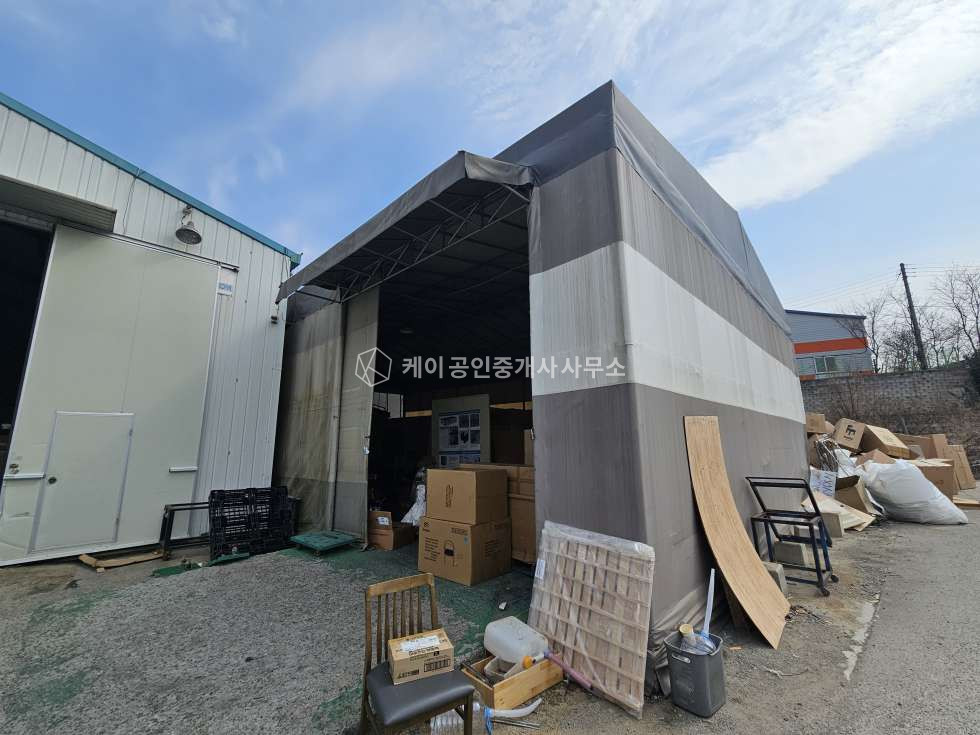 경기 파주시 탄현면 낙하리 낙하리 60평 네개동,호이스트 3기 설치, 추레라 가능, 넓은 단독마당, 가설천막 월세 매물번호 12898 사진 4
