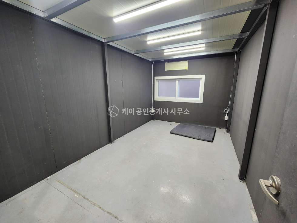 경기 파주시 탄현면 법흥리 2동 파주 신축급 통건물 125평, 내부사무실, 회의실, 탕비실 완비, 자유로, 제2자유로 이용 편리 월세 매물번호 12553 사진 8