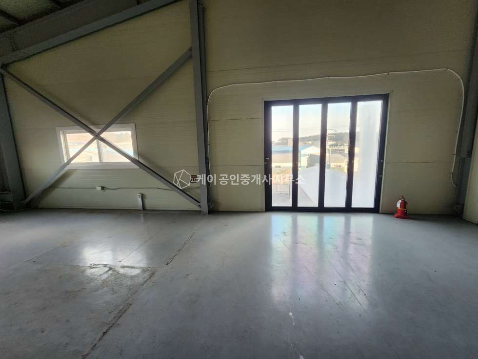 경기 김포시 통진읍 귀전리 공장, 1층 300평+2층 302평, 추레라, 즉시입주, 단기임대 가능 월세 매물번호 12909 사진 7