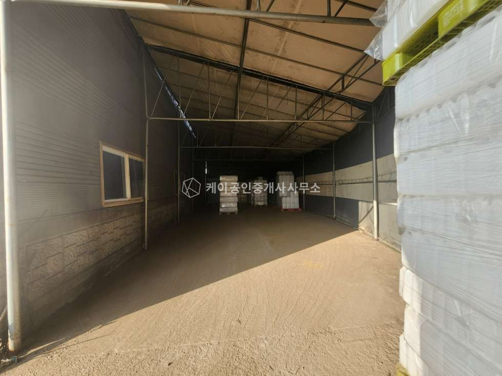 경기 김포시 대곶면 석정리 마동 통300평+가설45평, 공장, 추레라 회차가능, 2.8t호이스트, 층고9.7 월세 매물번호 11224 사진 3