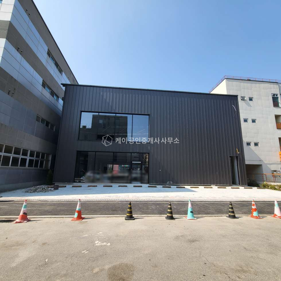 경기 파주시 문발동 파주출판도시 내 광고노출효과 좋은 통건물 매매 ,식당, 전시장, 쇼룸 다양한 업종 가능 매매 매물번호 12410 사진 4