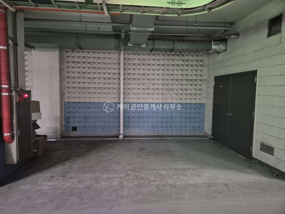 서울 송파구 문정동 B동 송파구 지식산업센터, 상하차 편리한 지하 2층 실평 20평 매매 매매 매물번호 12948 사진 3