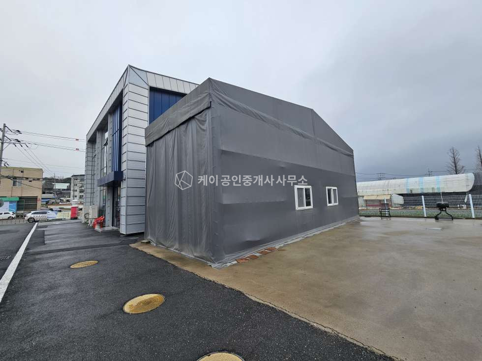경기 파주시 교하동 교하동 연 118평 대로변 카페,쇼룸,스튜디오,소매점 추천, 가설30평 사용가능, 넓은 주차장 월세 매물번호 12950 사진 3