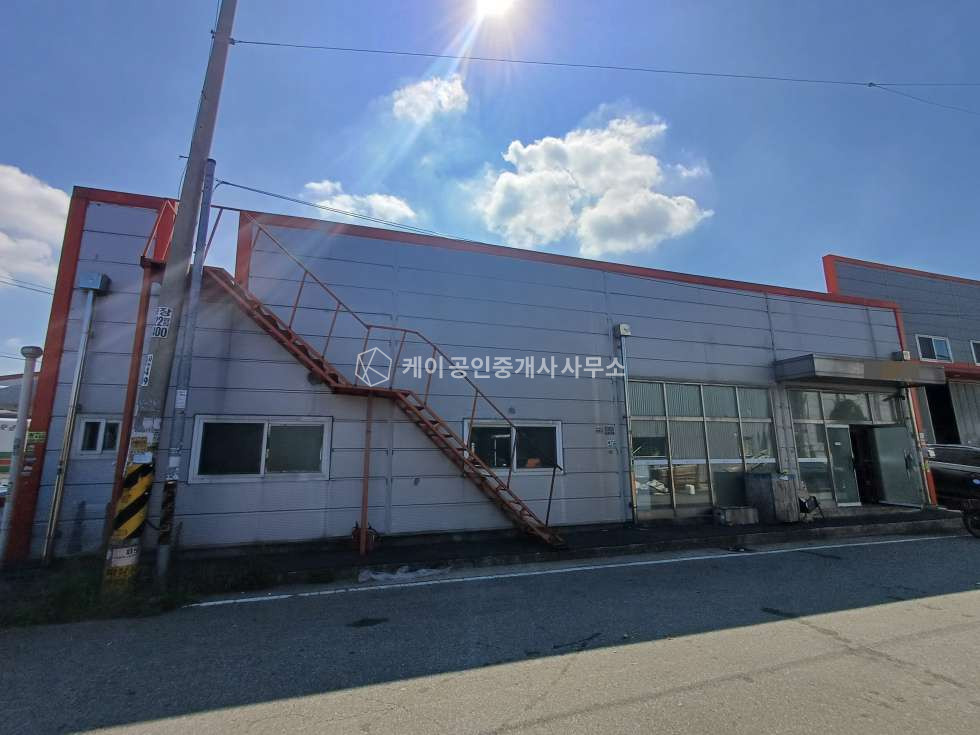 인천 서해구 가좌동 소형 단독 식품 공장, 대지 100p, 연 69p, 옥상 사용 가능, 내부 사무실 월세 매물번호 12319 사진 2