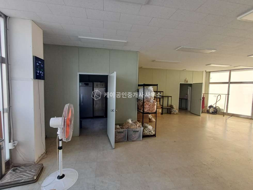 인천 서해구 가좌동 소형 단독 식품 공장, 대지 100p, 연 69p, 옥상 사용 가능, 내부 사무실 월세 매물번호 12319 사진 12