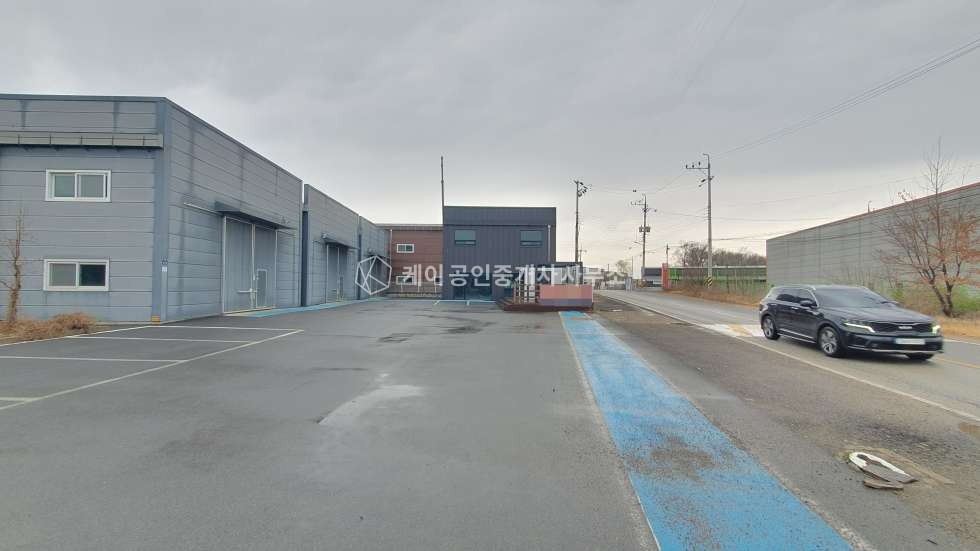 경기 파주시 신촌동 1,2,3,4동 공장, 창고, 약240평, 1~2층 사무동, 운정신도시 인접 월세 매물번호 12931 사진 2
