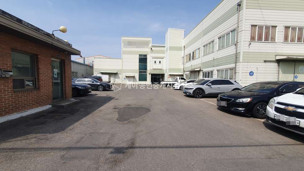 인천 서해구 가좌동 본,경비,폐수처리동 가재울역 공장창고, 약230평, 단독마당, 대로변 월세 매물번호 12999 사진 1