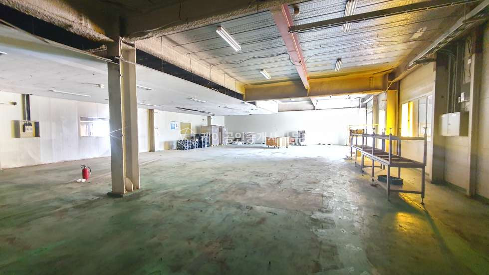 인천 서해구 가좌동 본,경비,폐수처리동 가재울역 공장창고, 약230평, 단독마당, 대로변 월세 매물번호 12999 사진 7