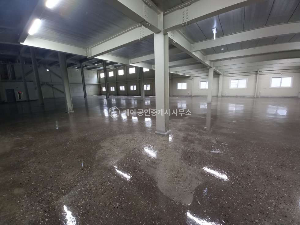 인천 서해구 원창동 북항 초입 관리 잘된 단독공장, 연 700평, 내부사무실, 대형차량 진입가능 월세 매물번호 12998 사진 3