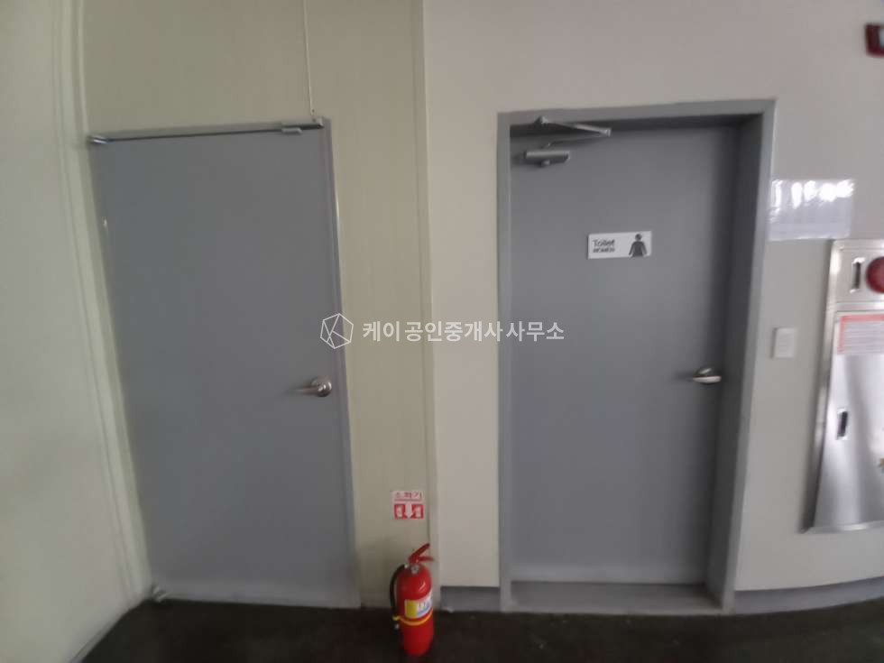 인천 서해구 원창동 북항 초입 관리 잘된 단독공장, 연 700평, 내부사무실, 대형차량 진입가능 월세 매물번호 12998 사진 4