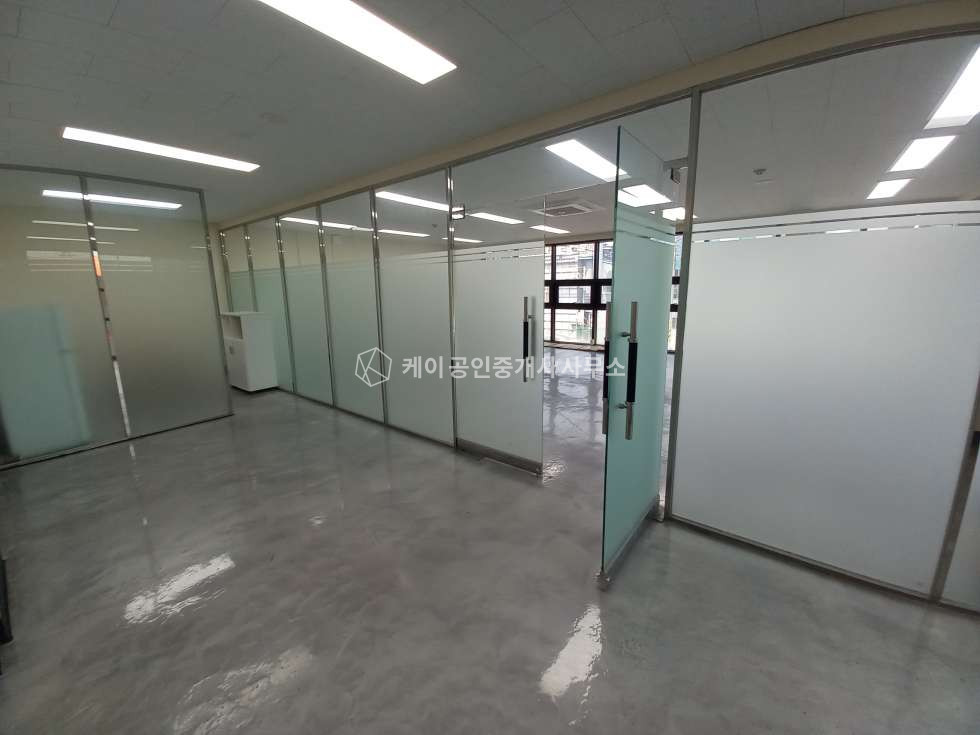 인천 서해구 원창동 북항 초입 관리 잘된 단독공장, 연 700평, 내부사무실, 대형차량 진입가능 월세 매물번호 12998 사진 6