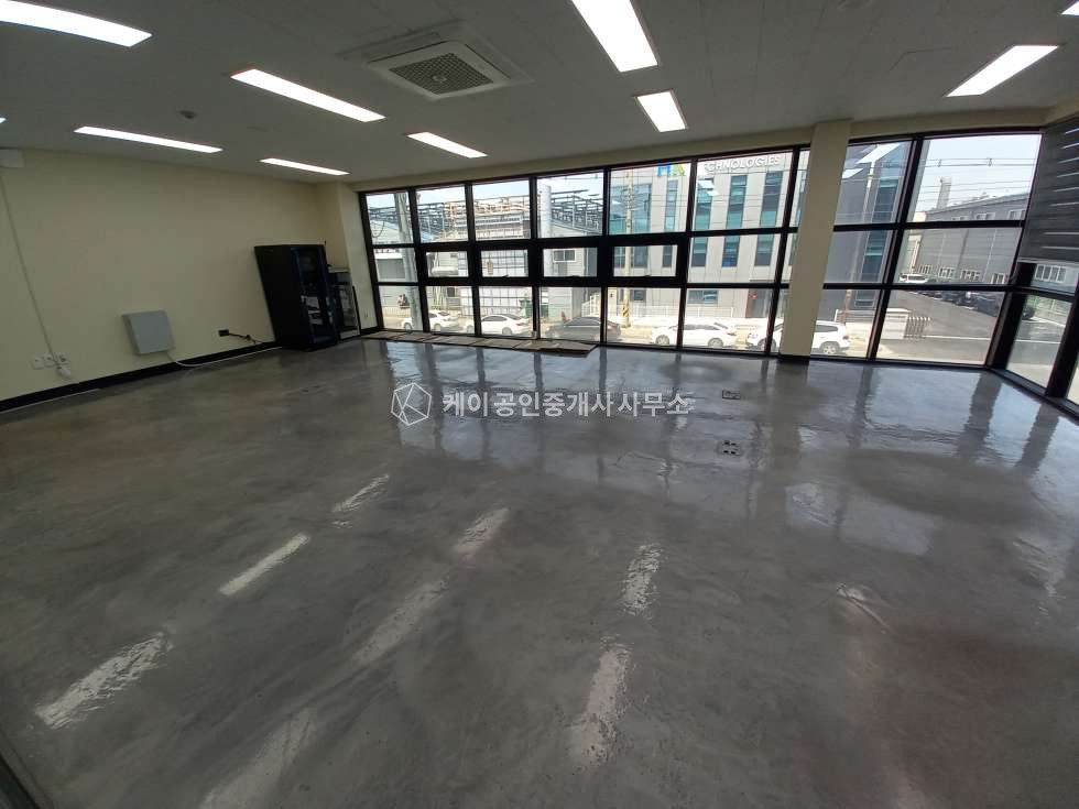 인천 서해구 원창동 북항 초입 관리 잘된 단독공장, 연 700평, 내부사무실, 대형차량 진입가능 월세 매물번호 12998 사진 7