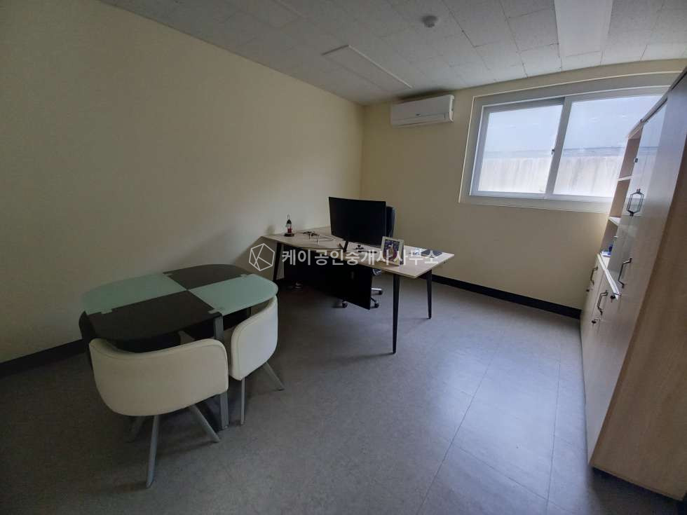 인천 서해구 원창동 북항 초입 관리 잘된 단독공장, 연 700평, 내부사무실, 대형차량 진입가능 월세 매물번호 12998 사진 12