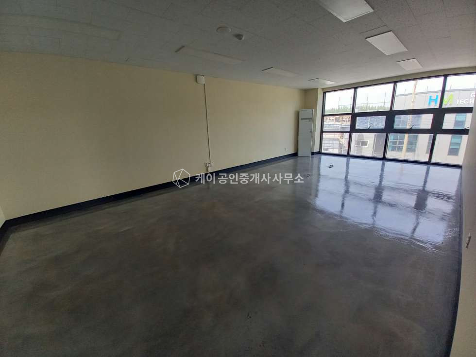 인천 서해구 원창동 북항 초입 관리 잘된 단독공장, 연 700평, 내부사무실, 대형차량 진입가능 월세 매물번호 12998 사진 14