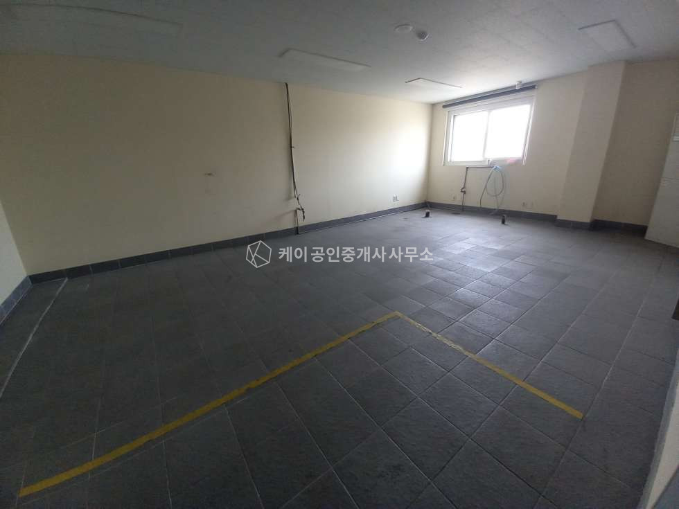 인천 서해구 원창동 북항 초입 관리 잘된 단독공장, 연 700평, 내부사무실, 대형차량 진입가능 월세 매물번호 12998 사진 16