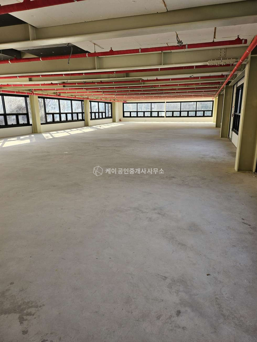 경기 고양일산서구 덕이동 약 380평 통임대, 단독마당, 1층높은층고,40ft추레라,소방시설완비,엘리베이터 월세 매물번호 11969 사진 7