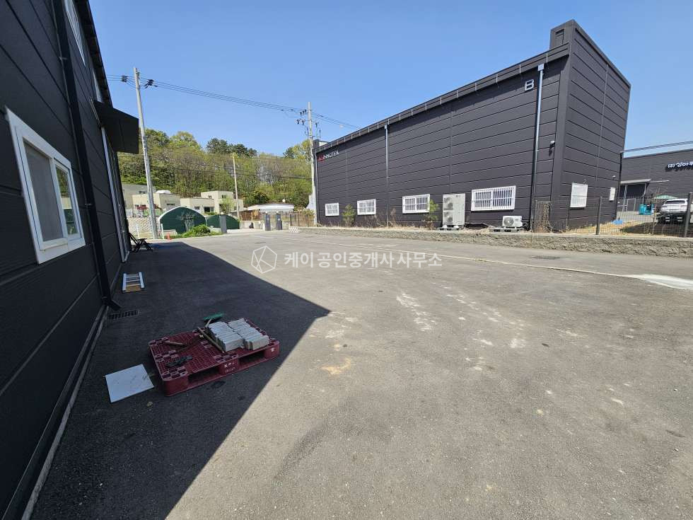 경기 파주시 탄현면 오금리 성동IC 8분, 2종 제조가능, 신축급 넓은마당, 오수직관 월세 매물번호 13022 사진 2