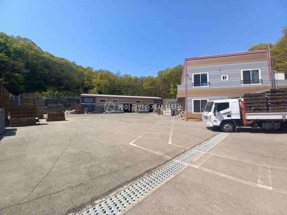 경기 김포시 감정동 신도시인접, 40ft 추레라 , 추가 건축가능,넓은 야드 활용도 최상 매매 매물번호 13026 사진 1