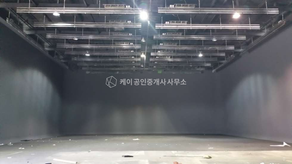 경기 파주시 탄현면 축현리 가,나동 연 915평 대형 스튜디오 매매, 넓은 마당, 내부 시설 완비 매매 매물번호 12673 사진 6