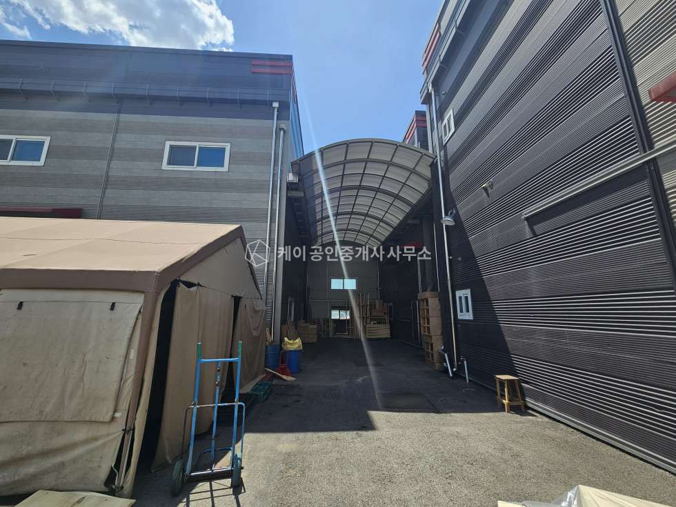 경기 파주시 조리읍 능안리 조리읍 2차선 도로 접, 설문IC 7분거리, 공장 매매, 추레라 진입가능, 넓은마당, 전시장, 물류 다용도 활용가능 매매 매물번호 13053 사진 8