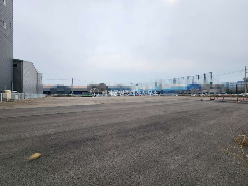 인천 서해구 원창동 원창동 대로변 위치한 야적장, 차고지, 약 1800평, 바닥 아스콘O 월세 매물번호 11998 사진 1