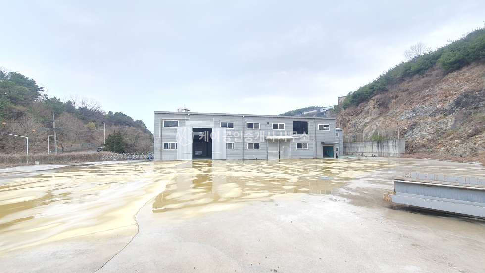 경기 파주시 탄현면 금산리 1,2동 공장, 창고, 자유로 낙하IC 인접, 탄현 헤이리 주변, 광활한 단독 마당, 약 400평 공장 창고 월세 매물번호 12930 사진 2