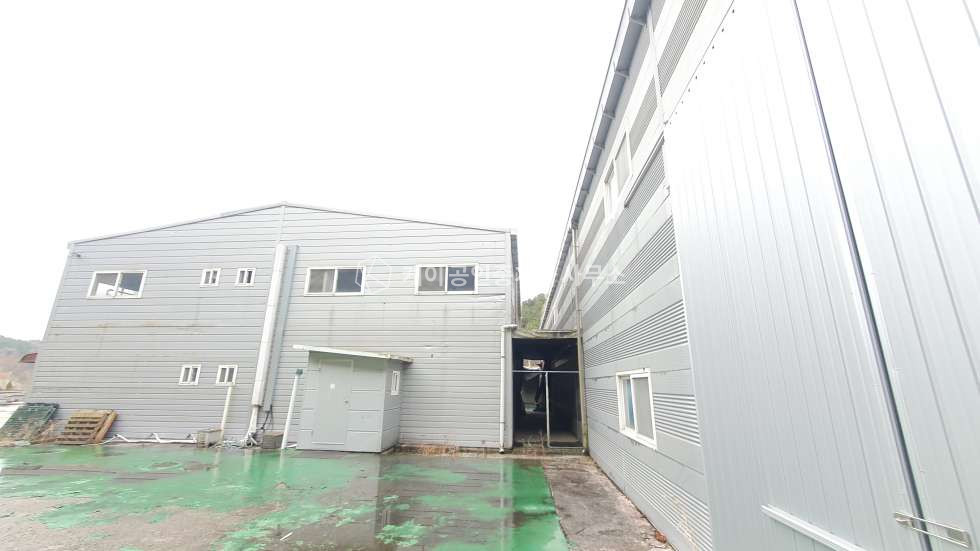경기 파주시 탄현면 금산리 1,2동 공장, 창고, 자유로 낙하IC 인접, 탄현 헤이리 주변, 광활한 단독 마당, 약 400평 공장 창고 월세 매물번호 12930 사진 6