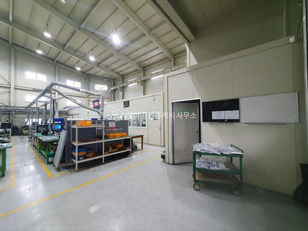 경기 김포시 양촌읍 학운리 학운6산단내 단독공장, 내부사무실, 호이스트 협의, 전차량 진입가능 월세 매물번호 12079 사진 3