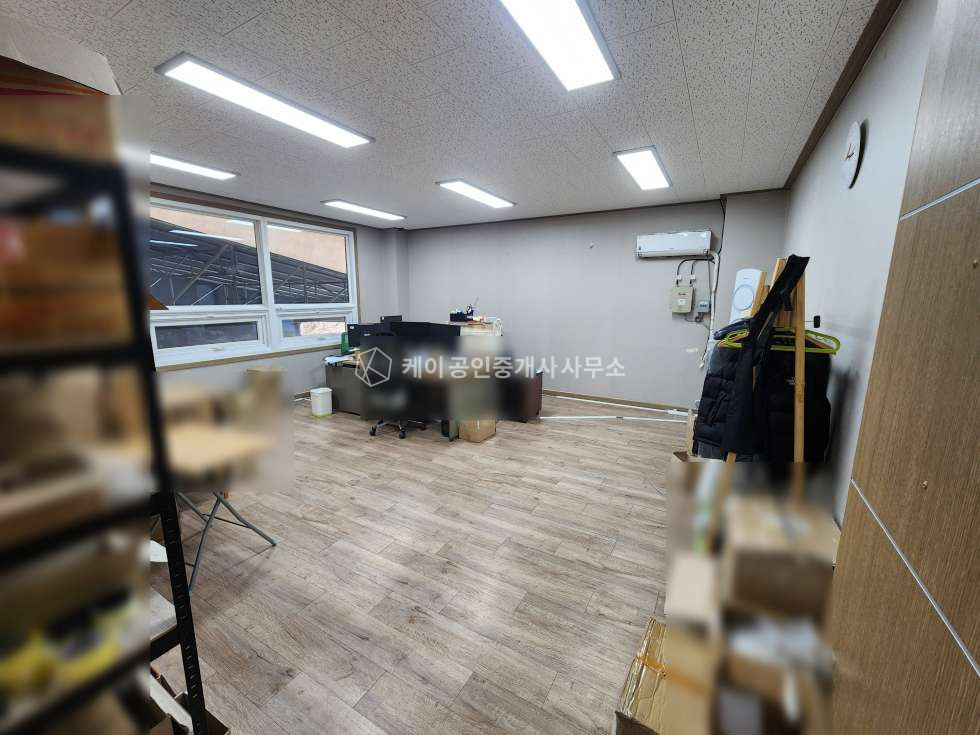 경기 파주시 탄현면 낙하리 파주 연 399평 준신축급 공장, 넓은 단독마당 사용, 40피트 츄레라 가능, 고전력, 인근 식당밀집, 편의점 도보 이용가능, 자유로 2분, 서울문산고속 5분이내 월세 매물번호 11915 사진 16