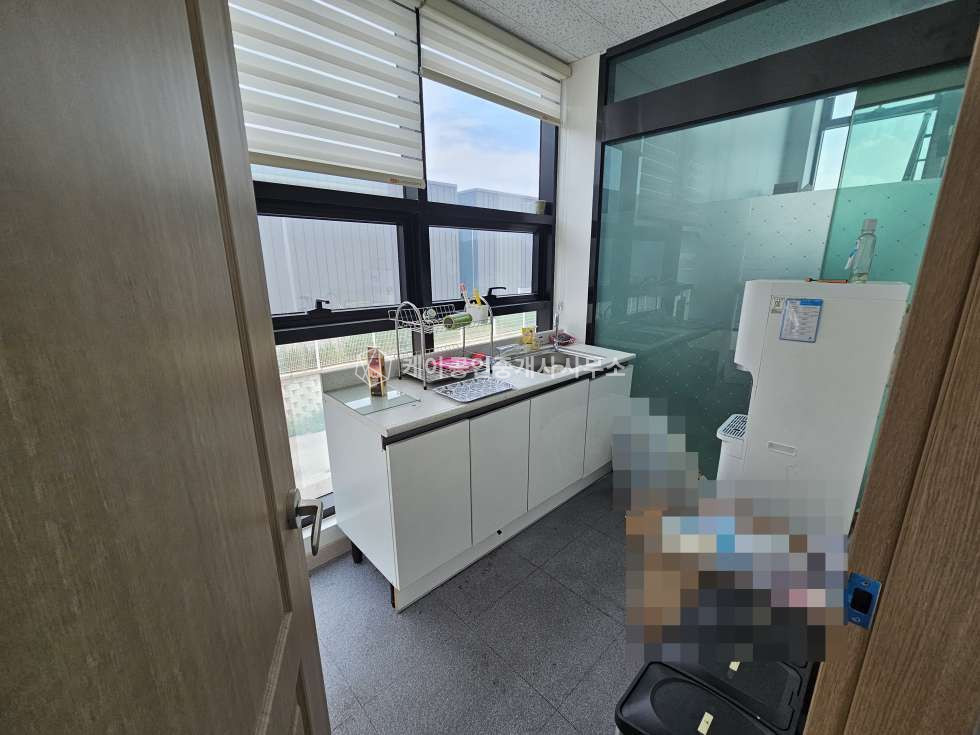 경기 파주시 탄현면 문지리 탄현면 대지 1,218평 연 457평 공장, 하수직관 식품공장 가능, 대형단독마당, 추레라출입가능 매매 매물번호 13137 사진 11