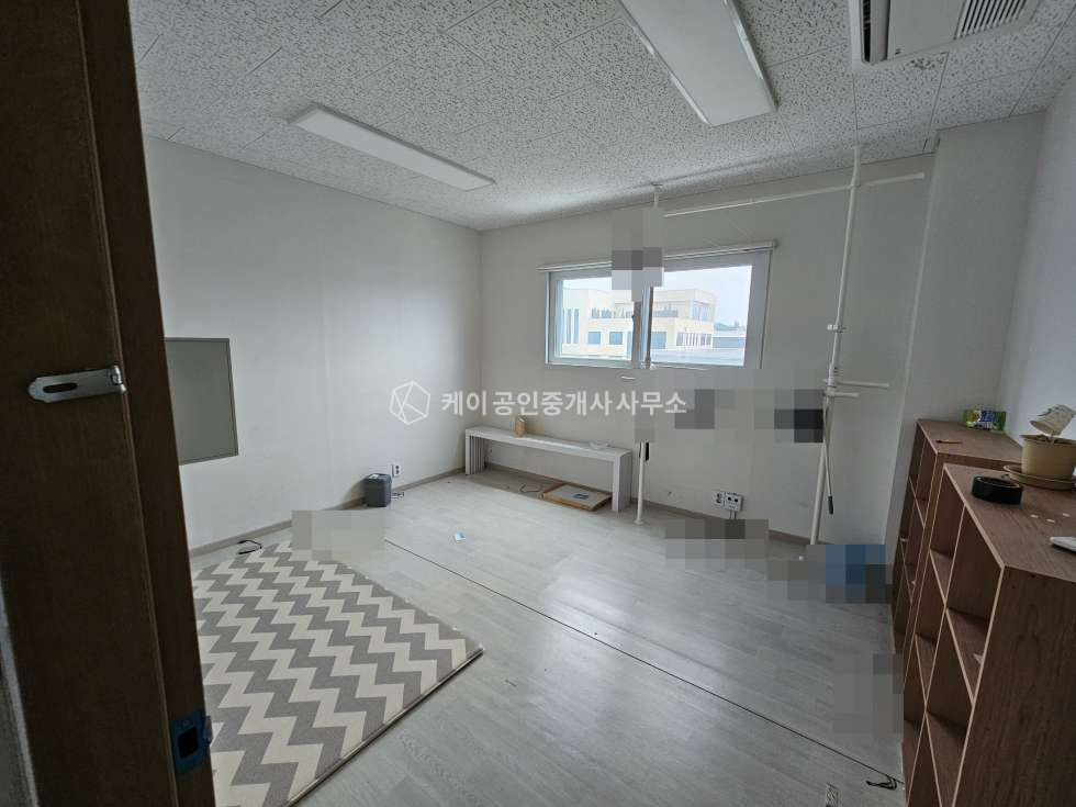 경기 파주시 탄현면 문지리 탄현면 대지 1,218평 연 457평 공장, 하수직관 식품공장 가능, 대형단독마당, 추레라출입가능 매매 매물번호 13137 사진 13