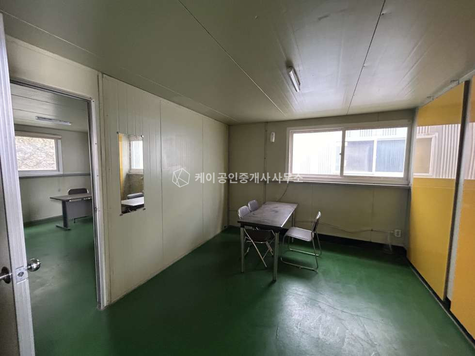경기 파주시 광탄면 분수리 광탄면 219평 공장, 내부 사무실, 깨끗하게 관리됨, 즉시 입주 가능 월세 매물번호 11099 사진 6