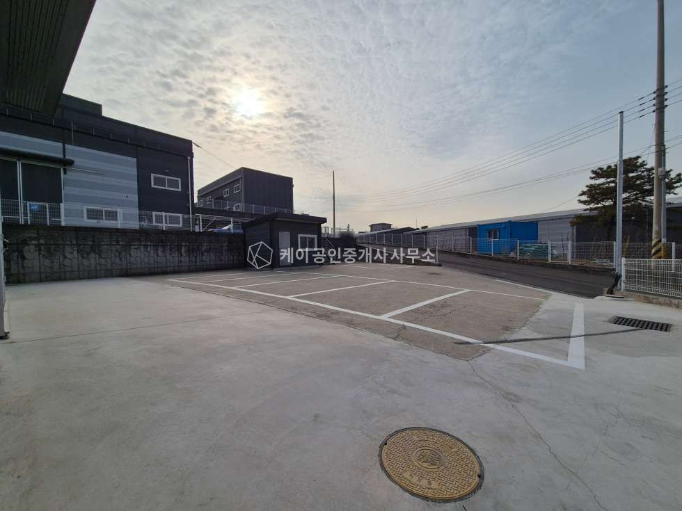 경기 고양일산동구 성석동 120평 2종근생창고, 단독마당, 대형차량진입가능, 오수직관 월세 매물번호 12715 사진 3