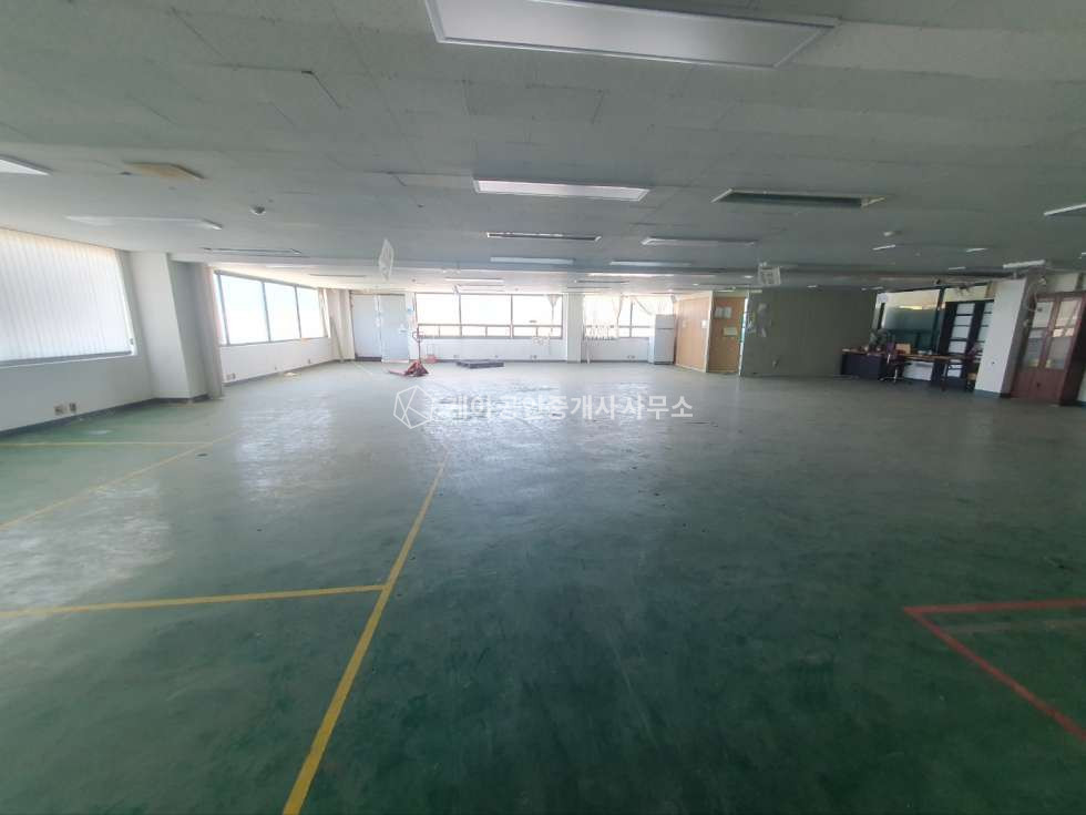 경기 김포시 양촌읍 석모리 공장 2층 80평, 화물리프트 2t, 25톤 차량 진입가능, 즉시입주 월세 매물번호 11144 사진 2
