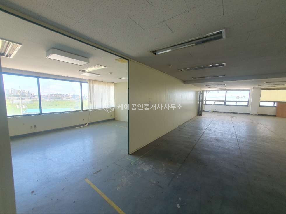 경기 김포시 양촌읍 석모리 공장 2층 80평, 화물리프트 2t, 25톤 차량 진입가능, 즉시입주 월세 매물번호 11144 사진 6